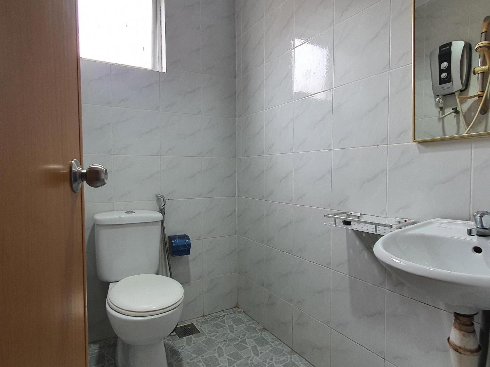 Oyo 90964 Melody 88 Inn Miri Exterior photo